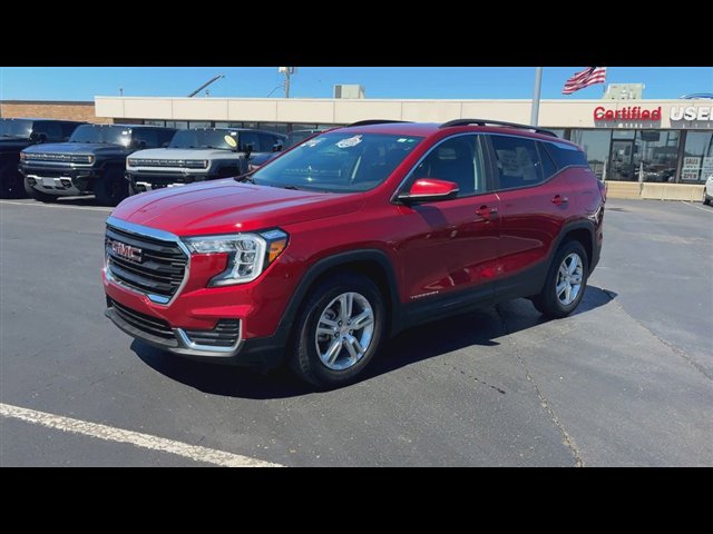 Certified 2023 GMC Terrain SLE w/ Driver Convenience Package FWD image 4