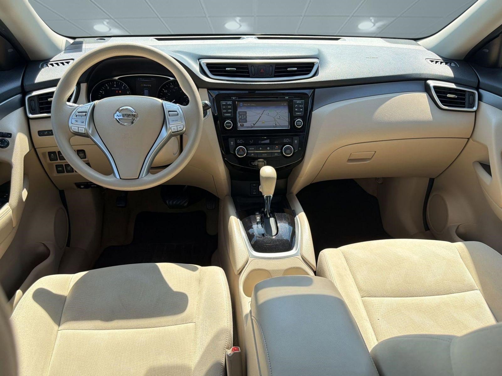 Used 2015 Nissan Rogue SV w/ SV Premium Package image 16