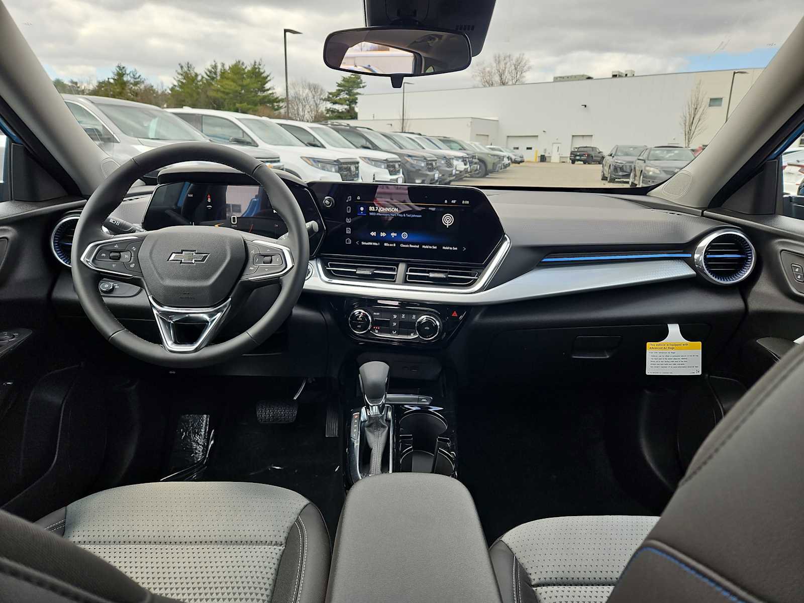 New 2026 Chevrolet Trax LT w/ Sunroof Package FWD image 19