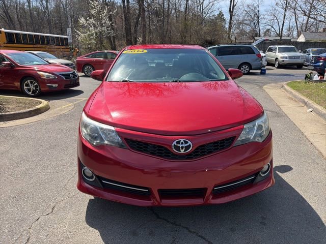 Used 2014 Toyota Camry SE image 2