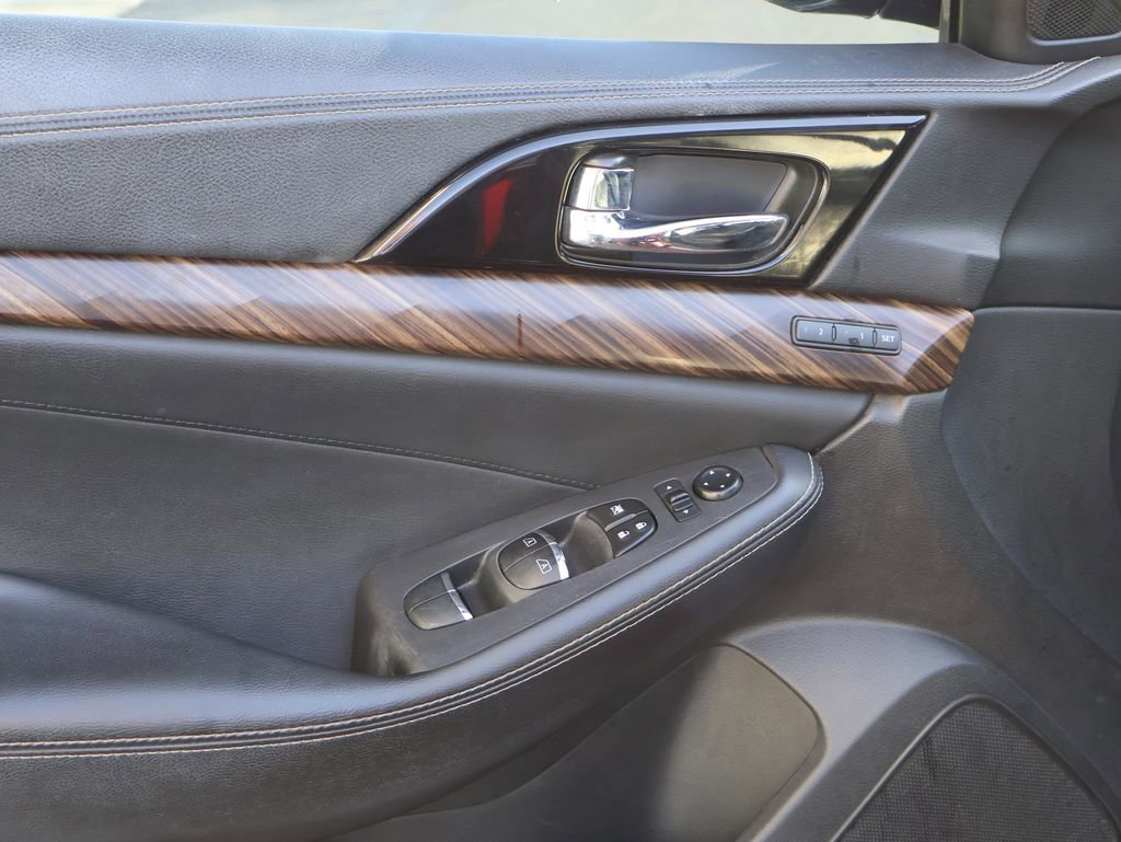 Used 2016 Nissan Maxima Platinum image 23