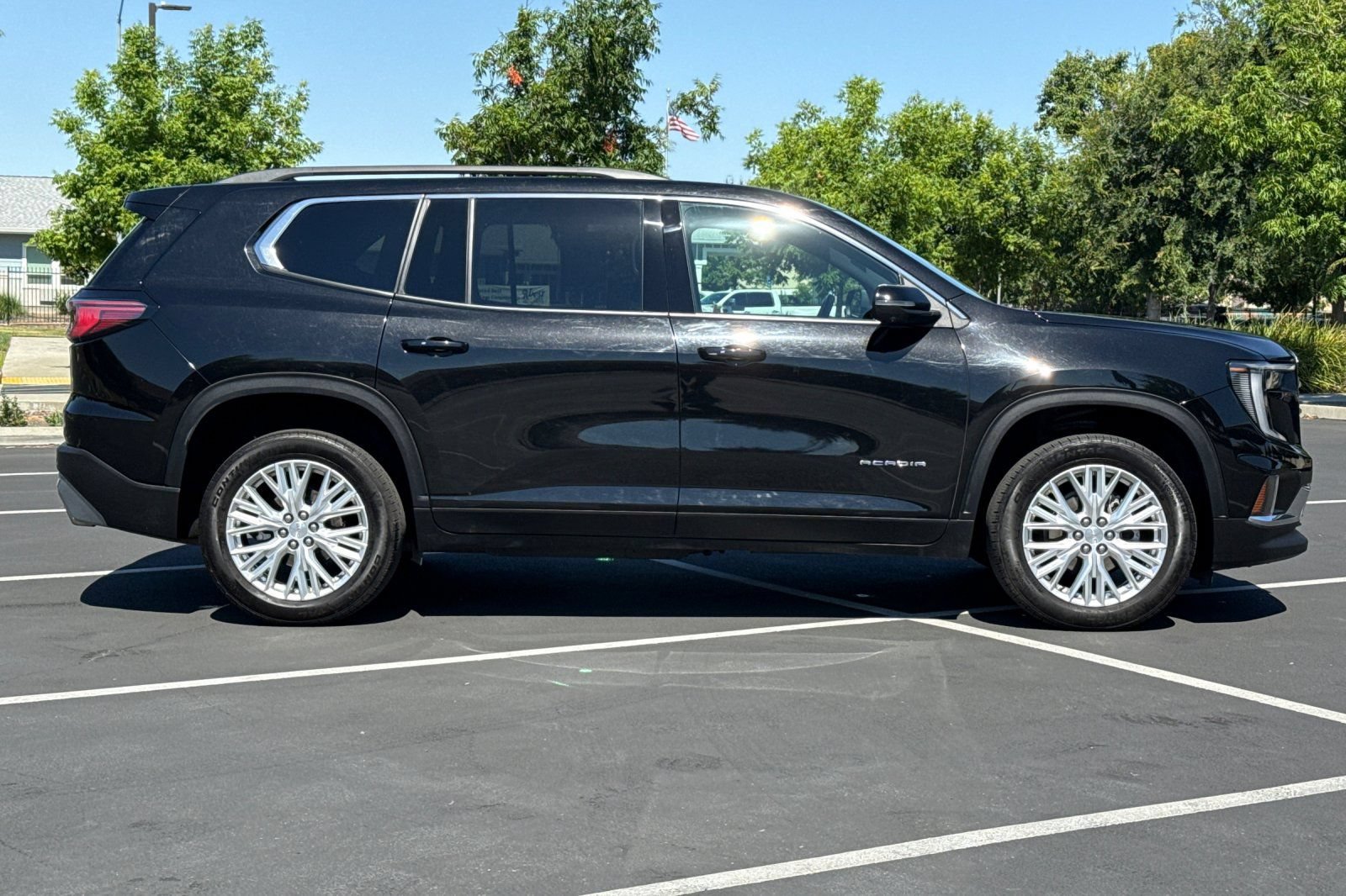Used 2024 GMC Acadia Elevation FWD image 10