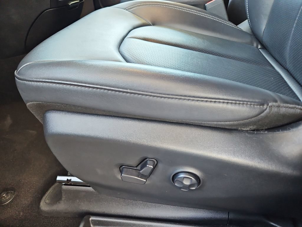 Used 2025 Chrysler Pacifica Select FWD image 25