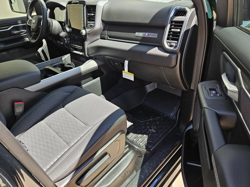 New 2026 RAM 1500 4x4 Crew Cab image 7