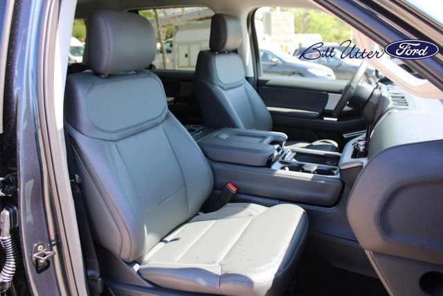 New 2026 Ford Expedition Active image 7