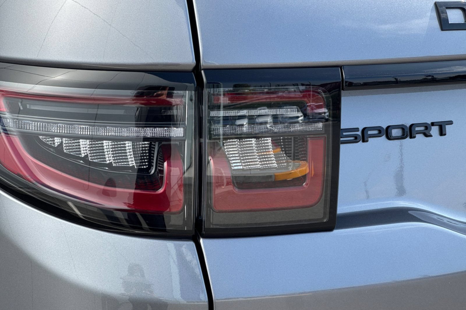 Certified 2025 Land Rover Discovery Sport Dynamic SE AWD/4WD image 34