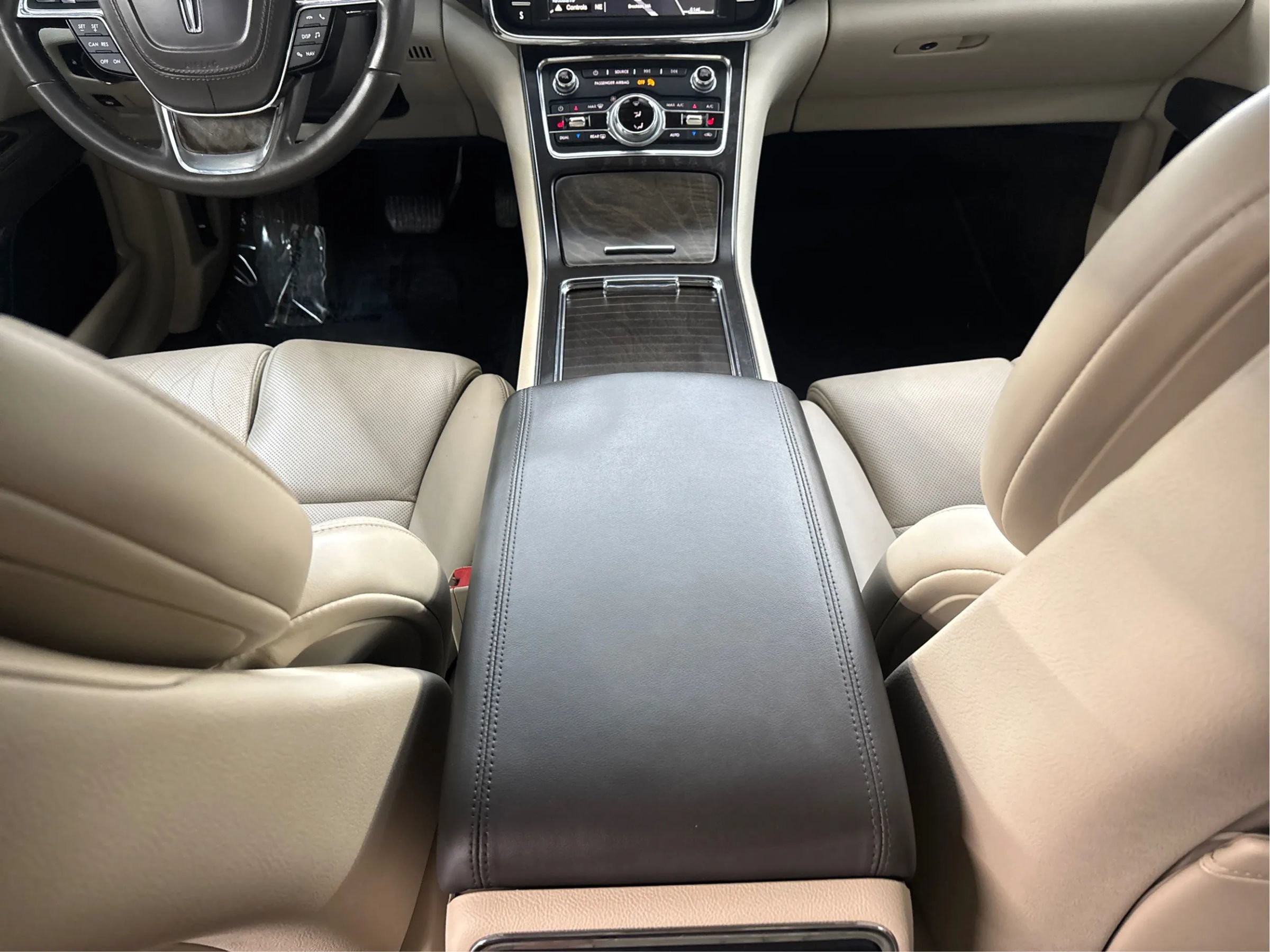 Used 2017 Lincoln Continental Select FWD image 22