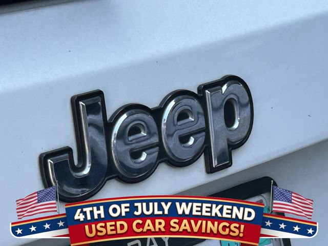 Used 2018 Jeep Renegade Latitude FWD image 3