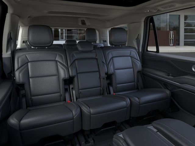 New 2025 Lincoln Navigator Reserve image 11