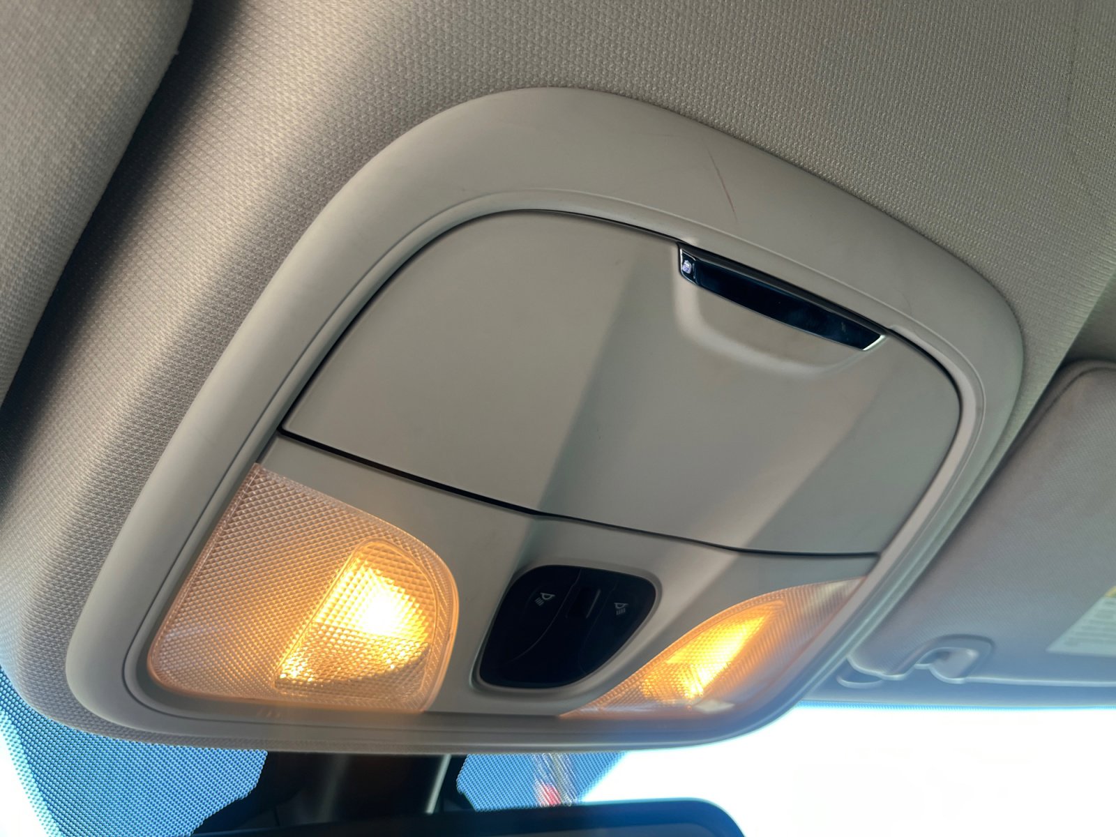 Used 2018 Jeep Cherokee Latitude Plus image 33