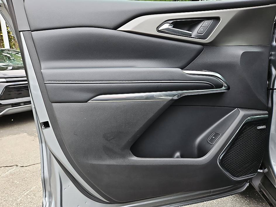 New 2026 Chevrolet Traverse LT w/ Enhanced Driving Package FWD image 14