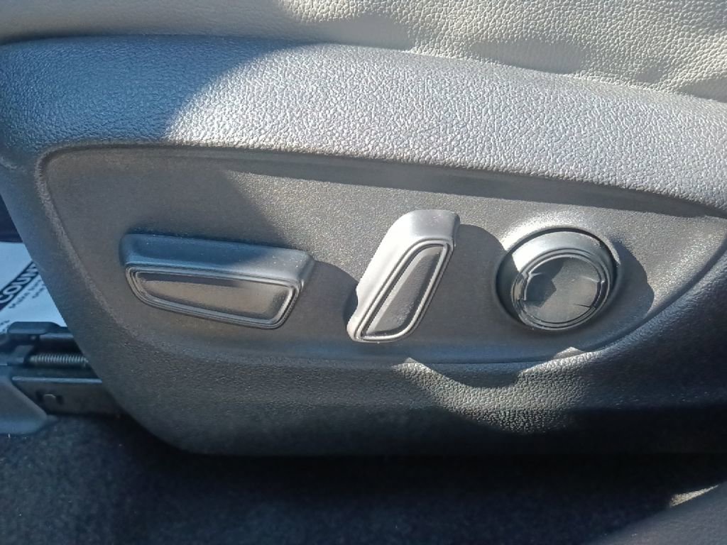 Used 2023 Toyota Highlander Bronze Edition image 16