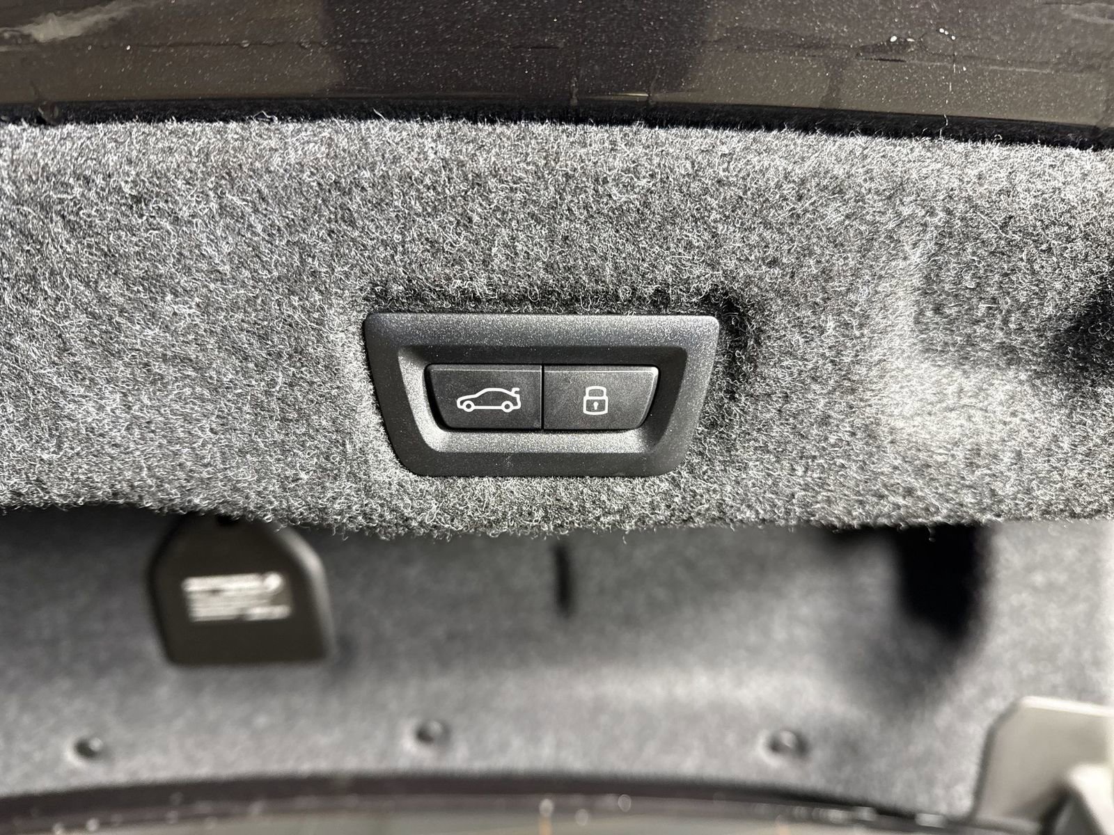 Used 2025 BMW 530i xDrive image 33