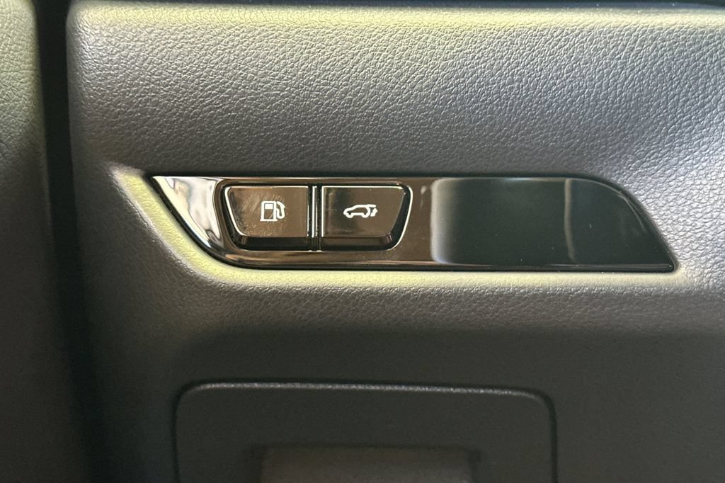Used 2025 Lexus NX 250 FWD w/ Accessory Package (Z2) image 31