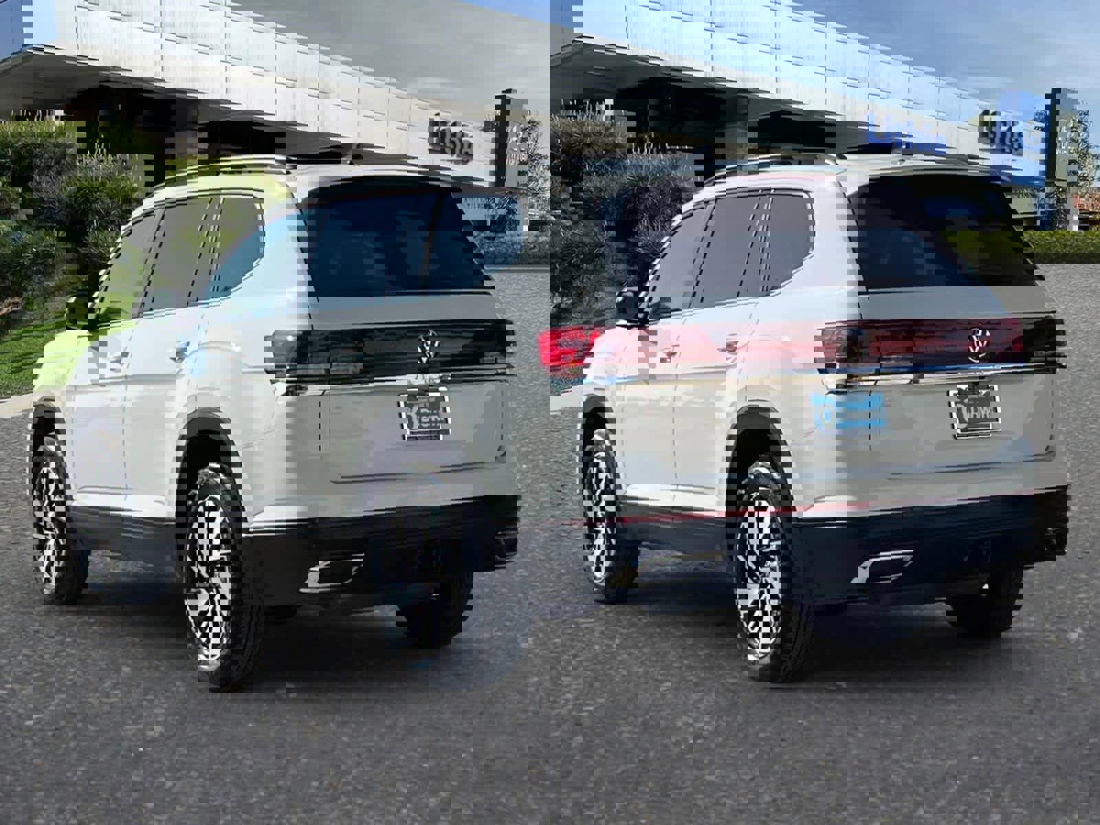 Used 2025 Volkswagen Atlas SE image 7