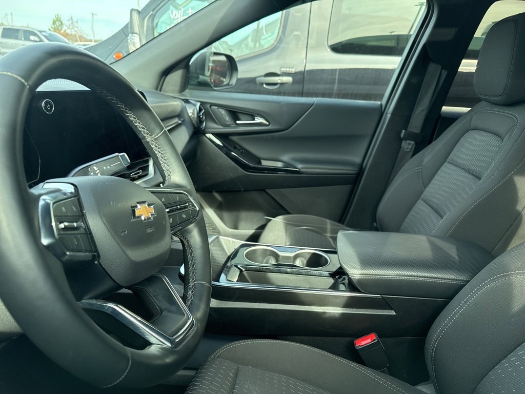 Used 2025 Chevrolet Equinox LT image 7