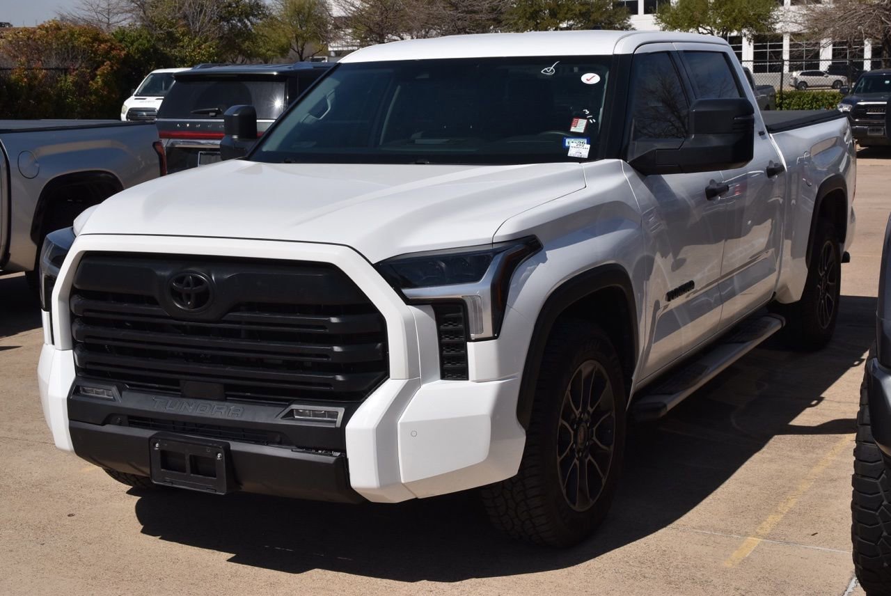 Used 2022 Toyota Tundra SR5 w/ Convenience Package image 1