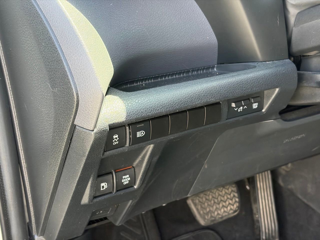 Used 2021 Toyota Sienna XSE w/ Protection Package (TMS) FWD image 7