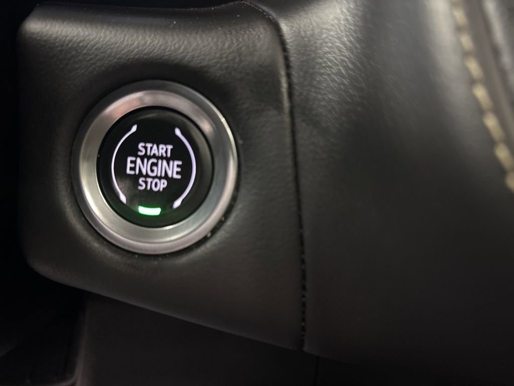 Used 2023 GMC Yukon SLT w/ SLT Premium Package AWD/4WD image 25