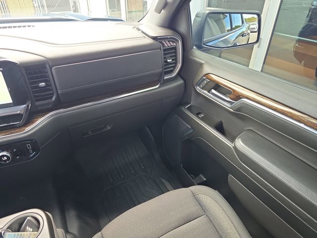 Certified 2024 GMC Sierra 1500 Elevation w/ LPO, Elevation Black Package image 14