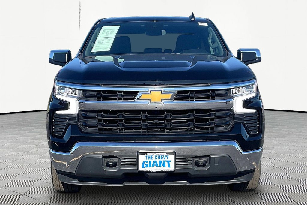 Used 2024 Chevrolet Silverado 1500 LT AWD/4WD image 2