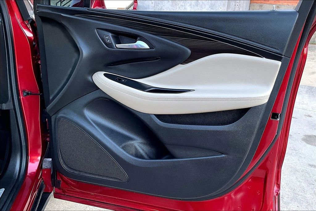 Used 2019 Buick Envision Essence image 25