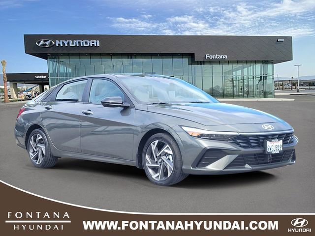 Certified 2025 Hyundai Elantra SEL image 1