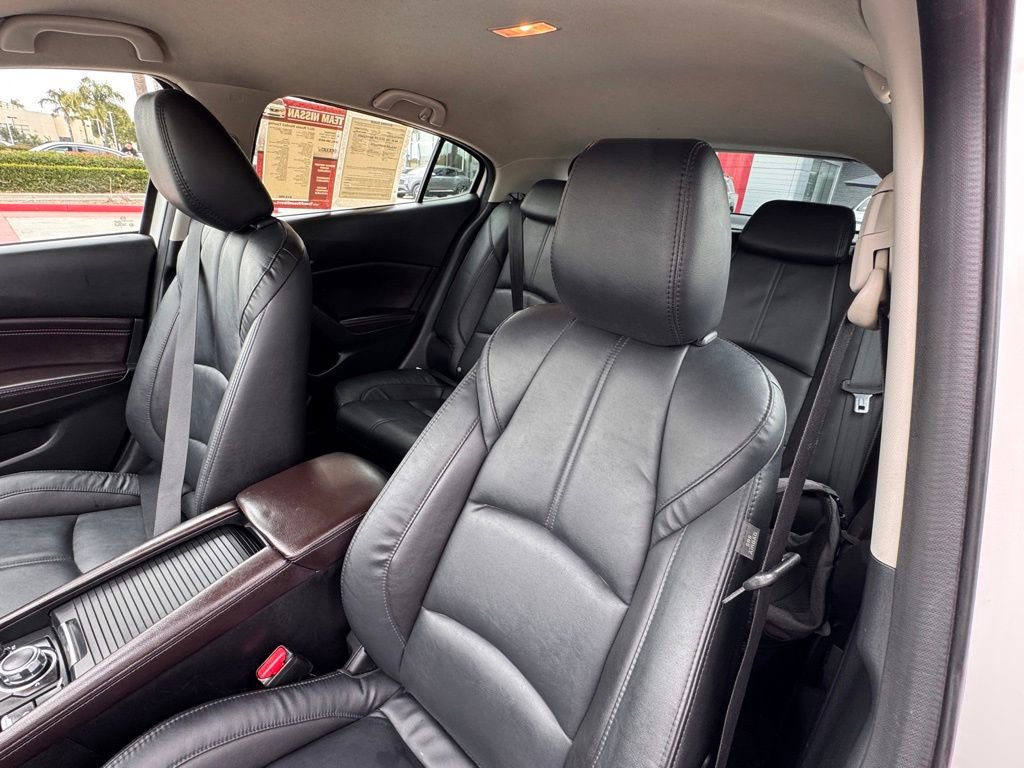 Used 2017 MAZDA MAZDA3 Touring FWD image 13