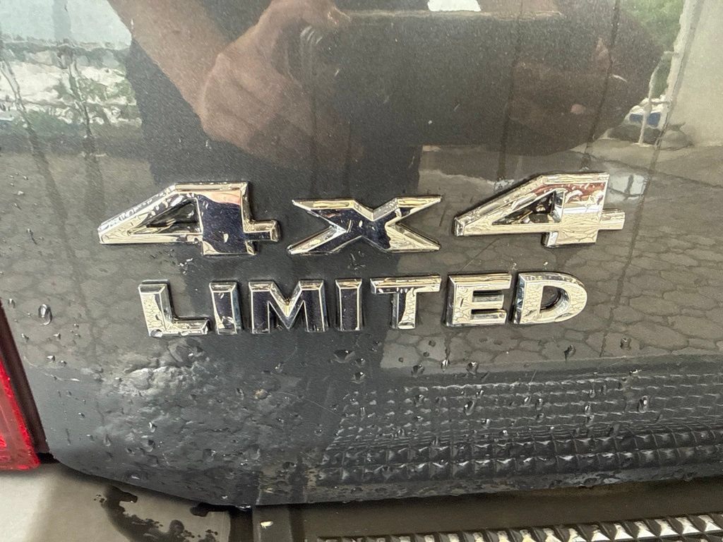 Used 2010 Jeep Liberty Limited AWD/4WD image 11