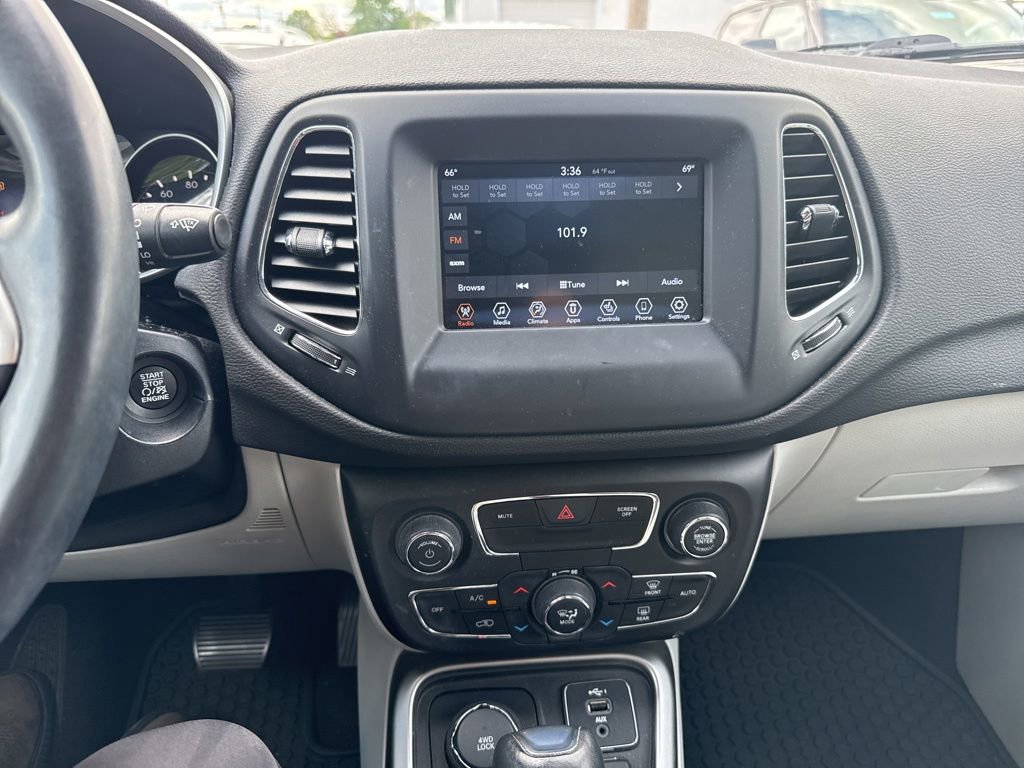 Used 2021 Jeep Compass Latitude w/ Convenience Group AWD/4WD image 9