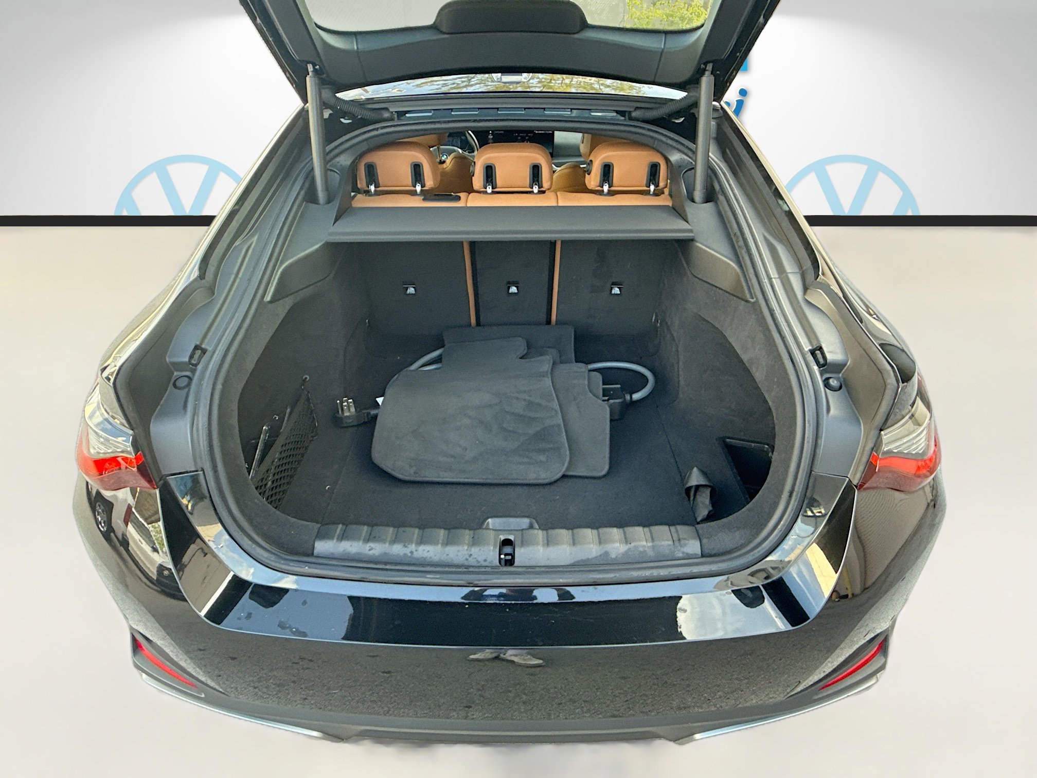 Used 2023 BMW i4 eDrive40 w/ Parking Assistance Package image 27