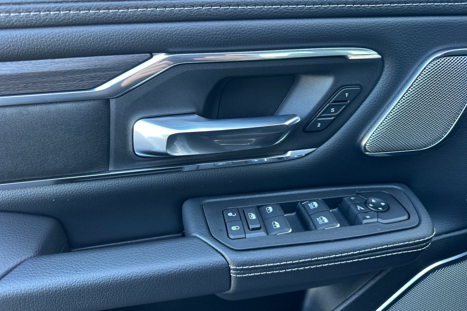 New 2027 RAM 1500 Laramie AWD/4WD image 11