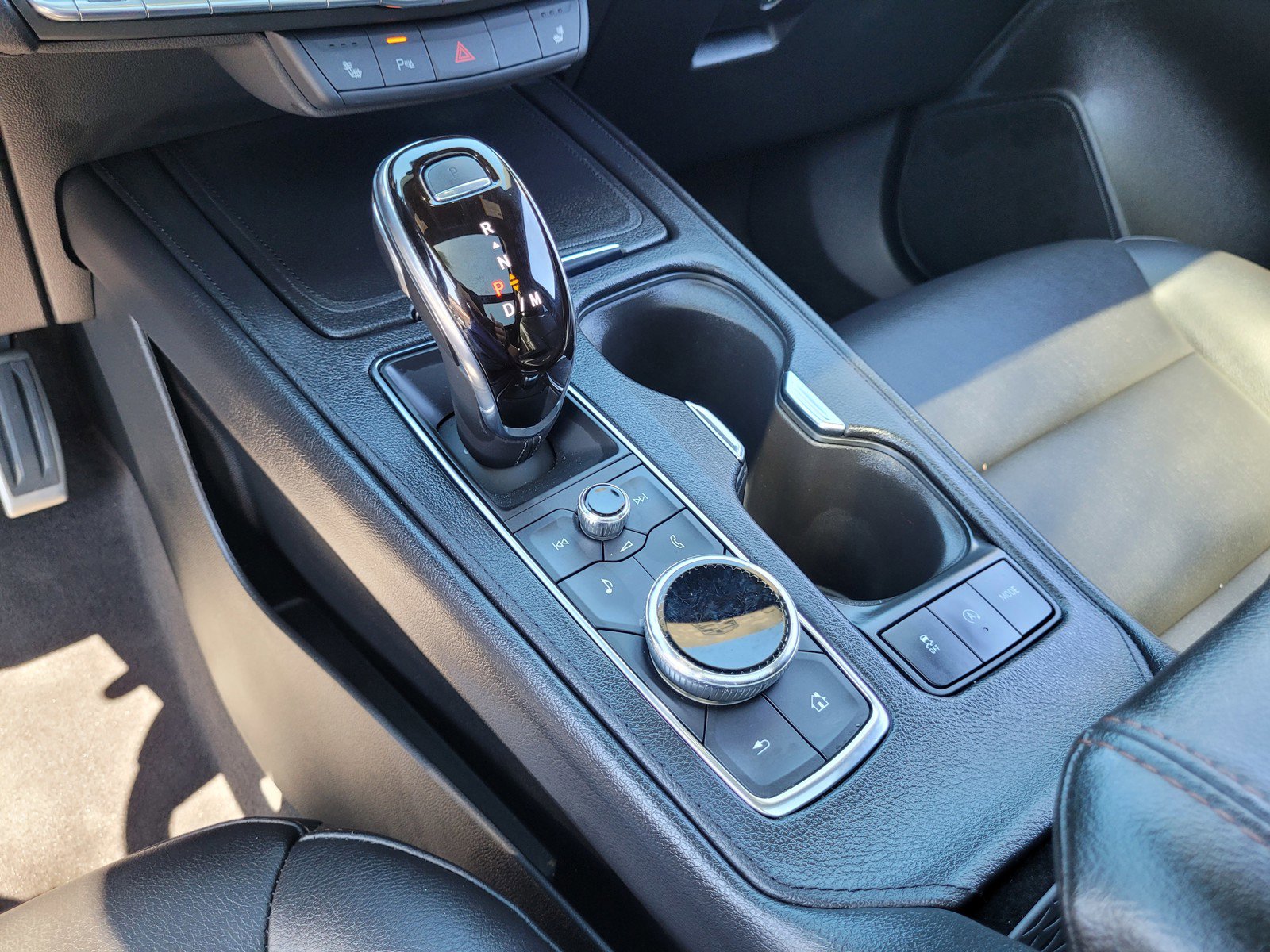 Certified 2022 Cadillac XT4 Sport w/ LPO, ONYX Package image 20