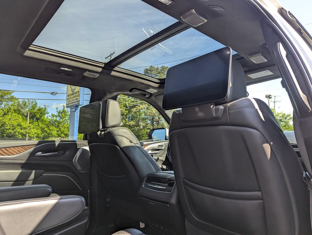 Used 2022 Cadillac Escalade ESV Sport Platinum AWD/4WD image 56