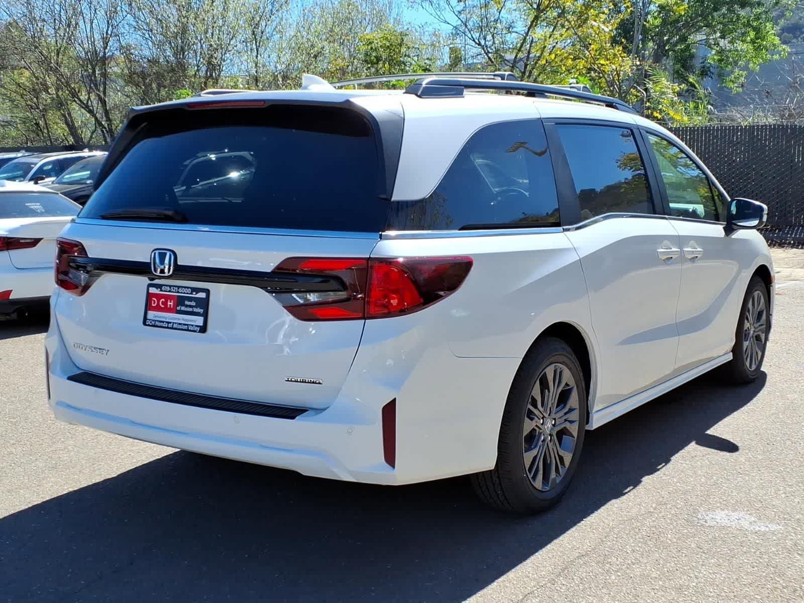 New 2026 Honda Odyssey Touring image 4