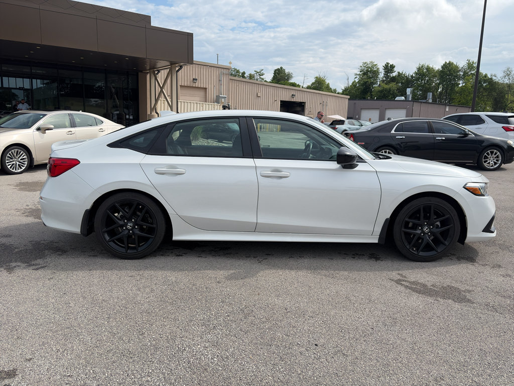 Used 2022 Honda Civic Sport image 2