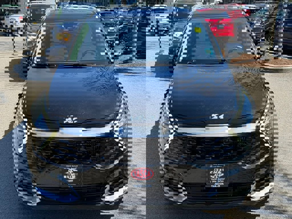 Used 2023 Kia Sportage EX image 2