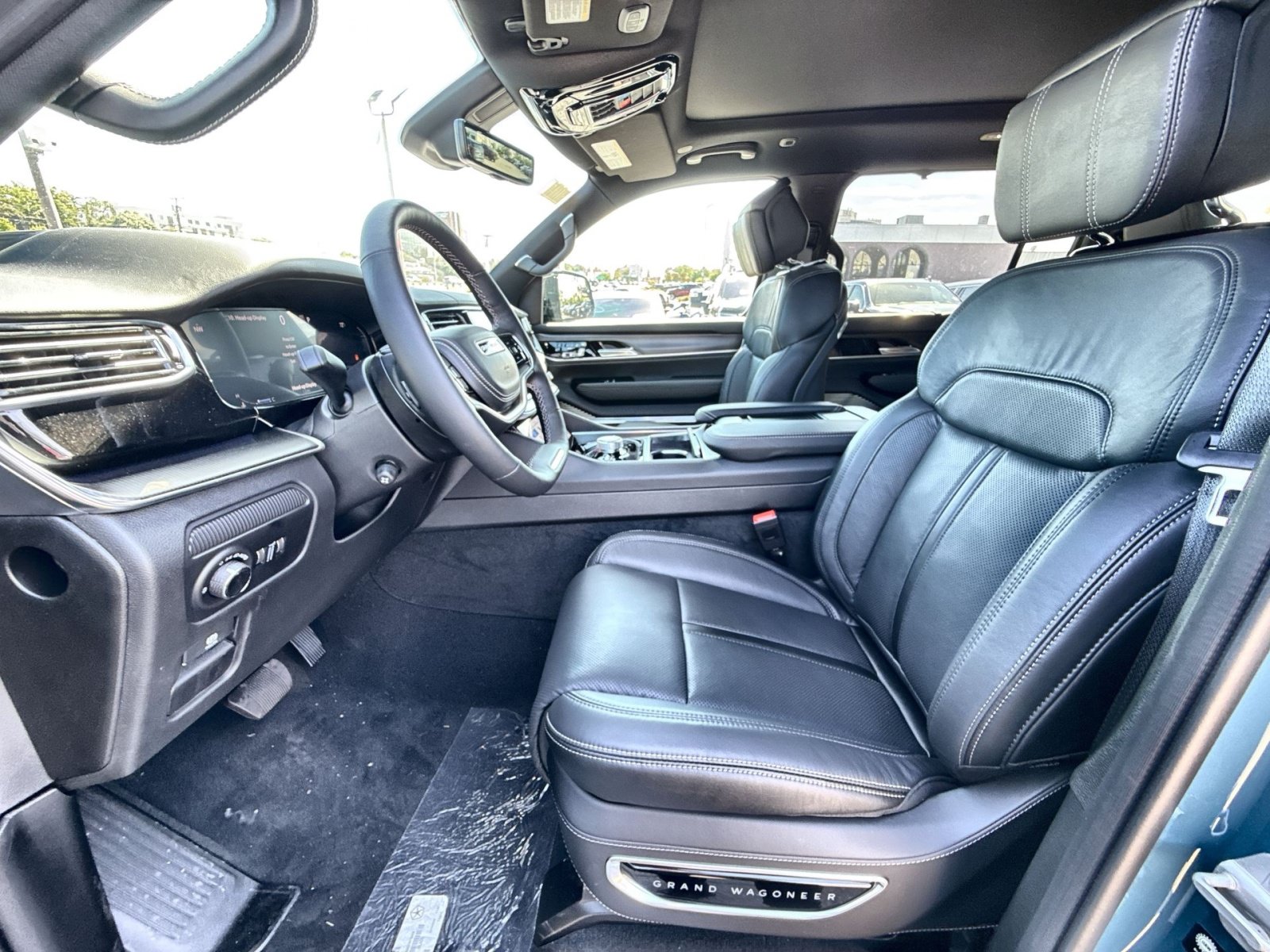 New 2026 Jeep Grand Wagoneer Summit w/ Premium Group III AWD/4WD image 13