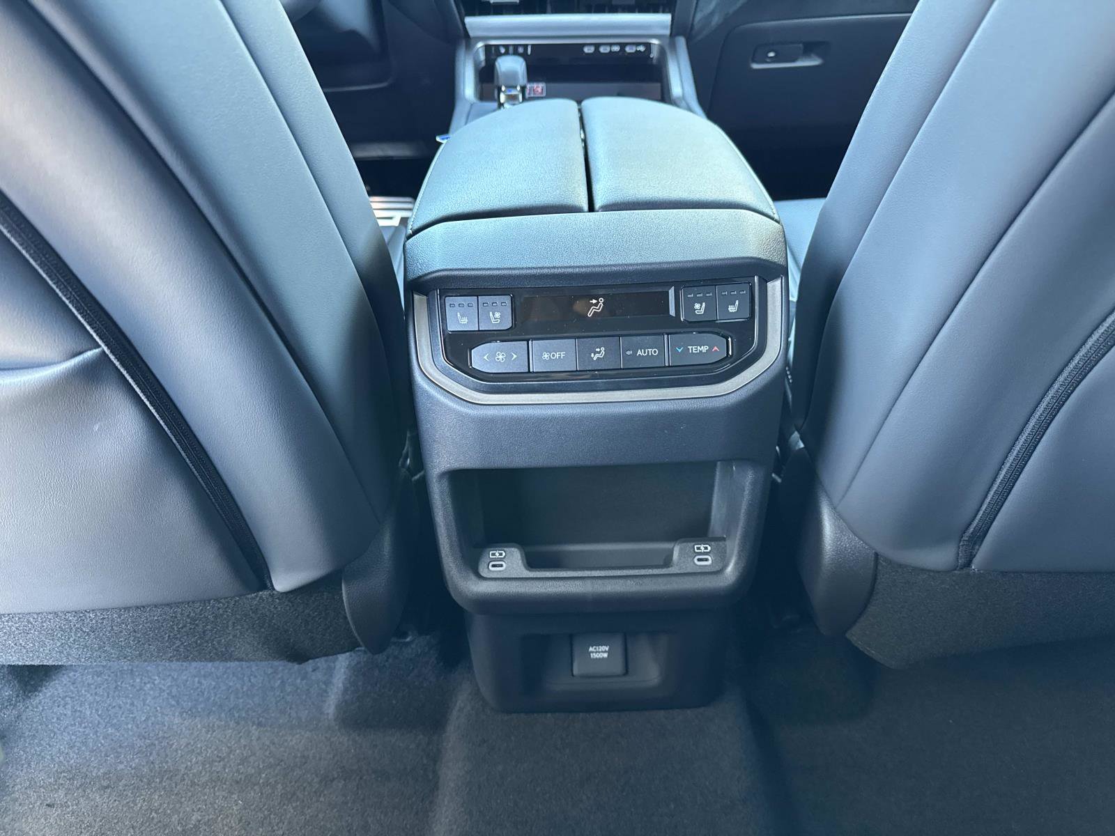 New 2026 Lexus TX 500h AWD image 17