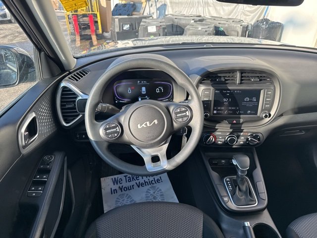 Certified 2025 Kia Soul LX image 24