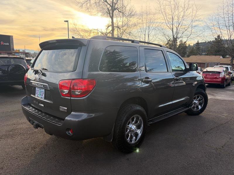 Used 2014 Toyota Sequoia SR5 AWD/4WD image 4