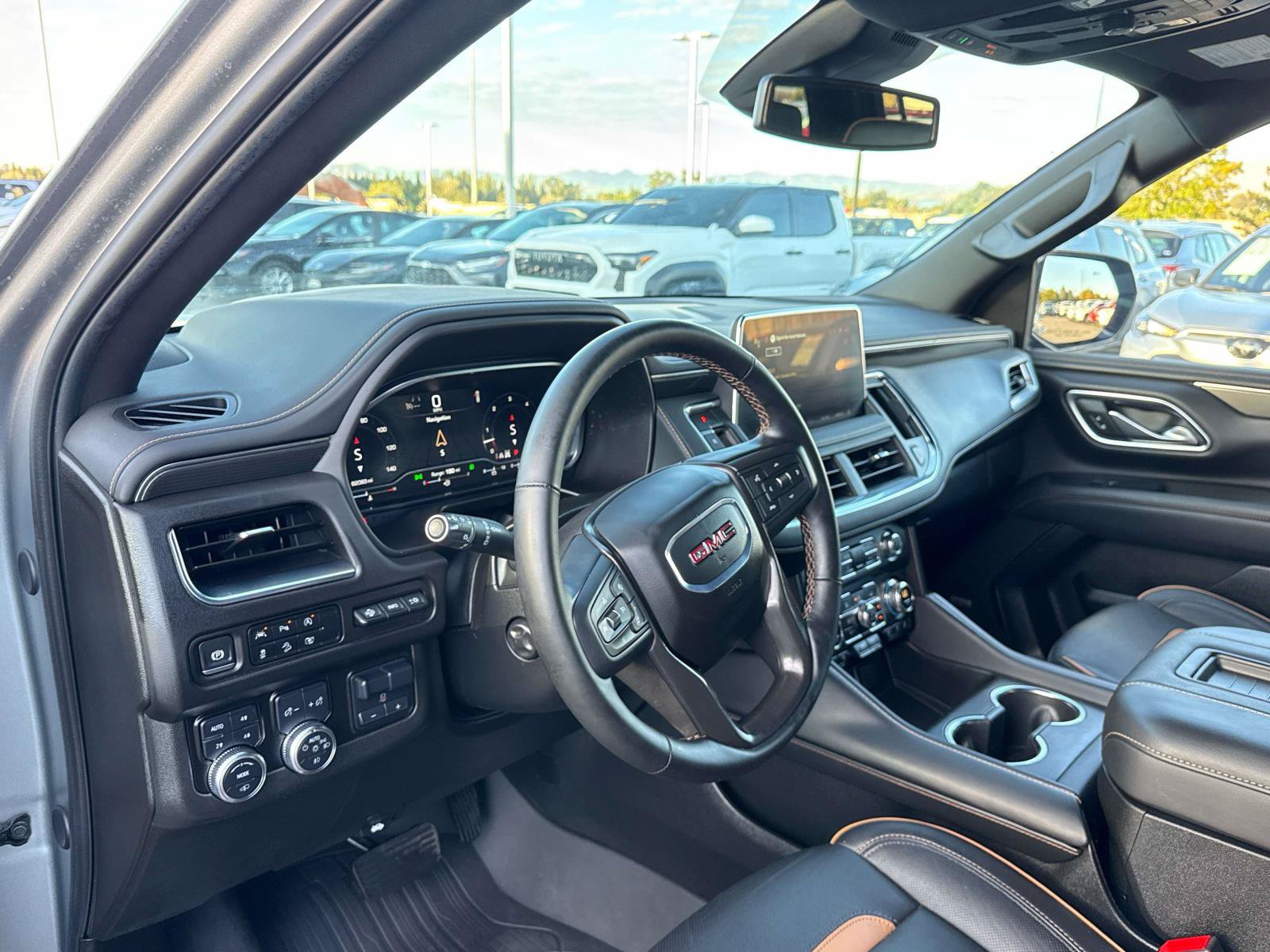 Used 2024 GMC Yukon XL AT4 w/ AT4 Premium Plus Package AWD/4WD image 10