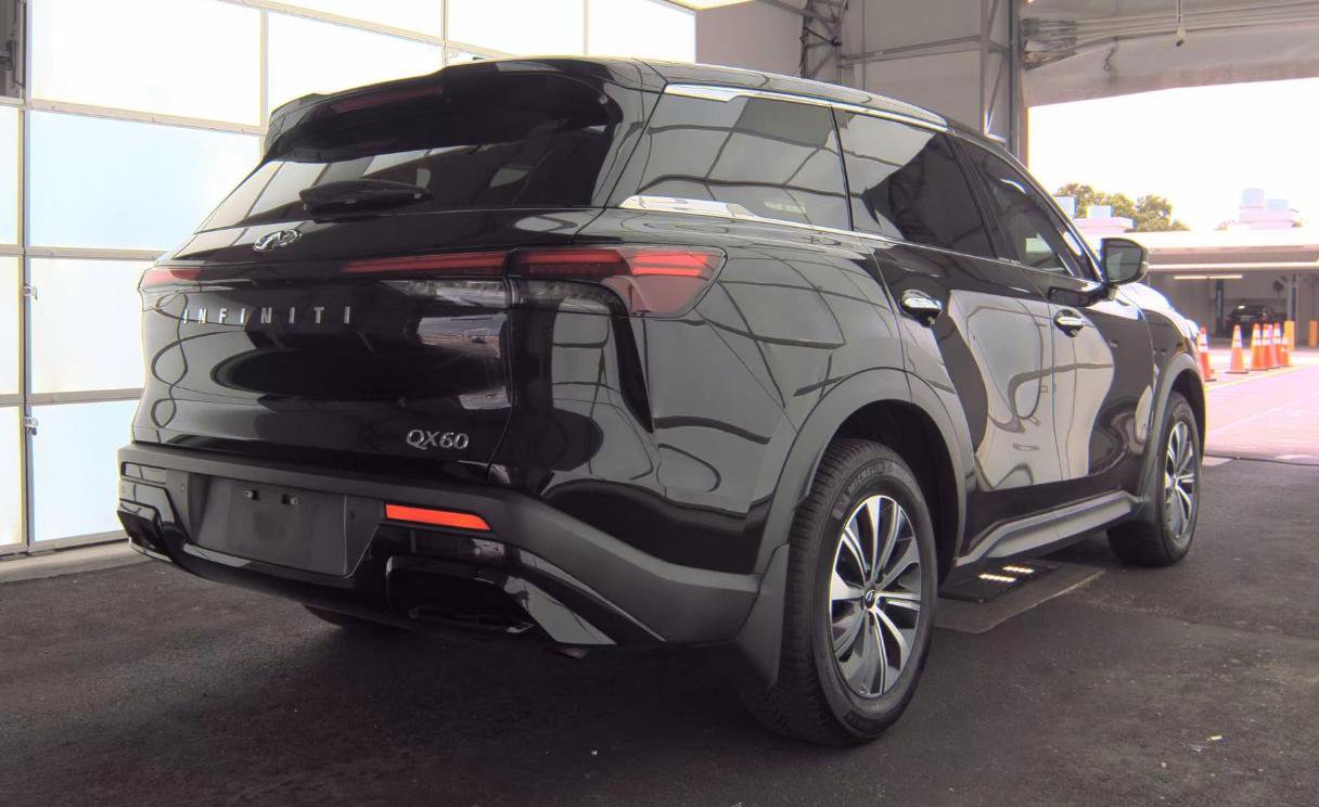 Certified 2023 INFINITI QX60 Pure FWD image 4