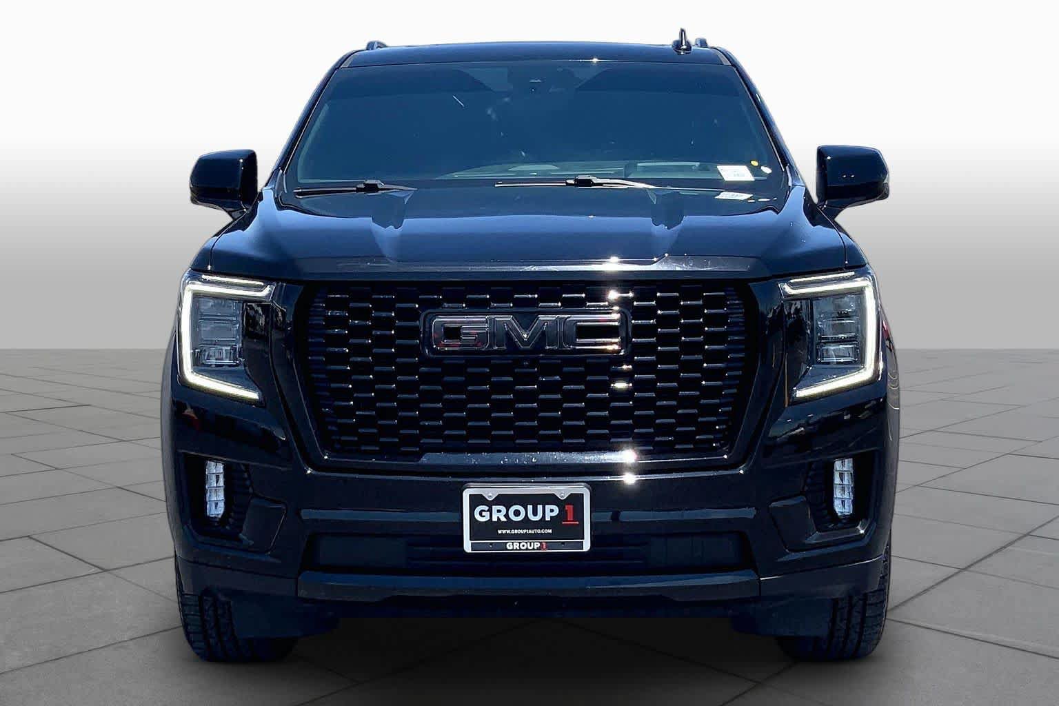 Used 2021 GMC Yukon Denali w/ Denali Premium Package AWD/4WD image 4