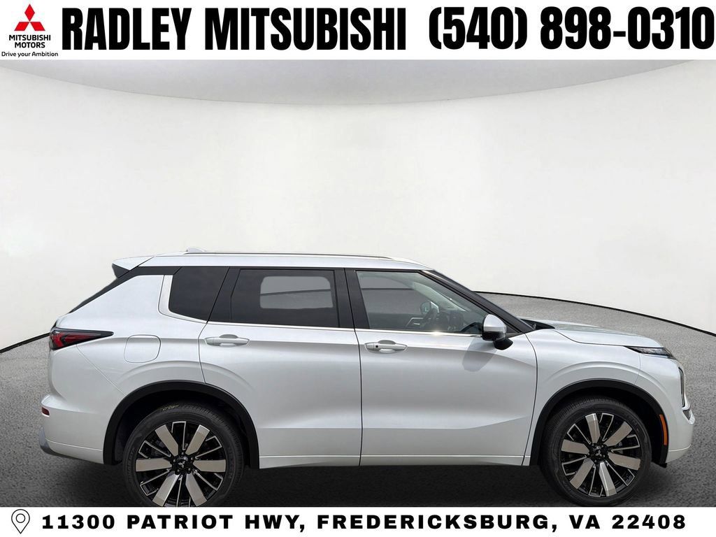New 2026 Mitsubishi Outlander SEL image 6