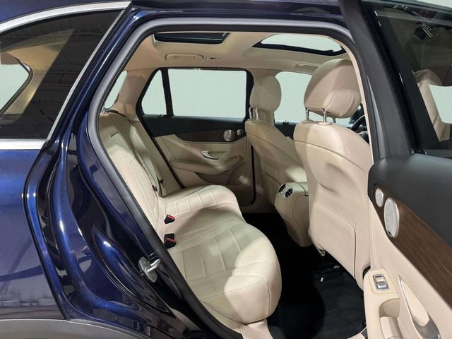 Used 2021 Mercedes-Benz GLC 300 4MATIC image 28