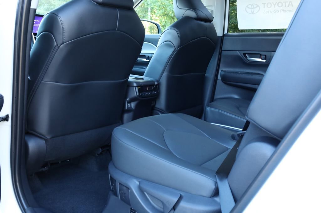 New 2026 Toyota Grand Highlander XLE image 35