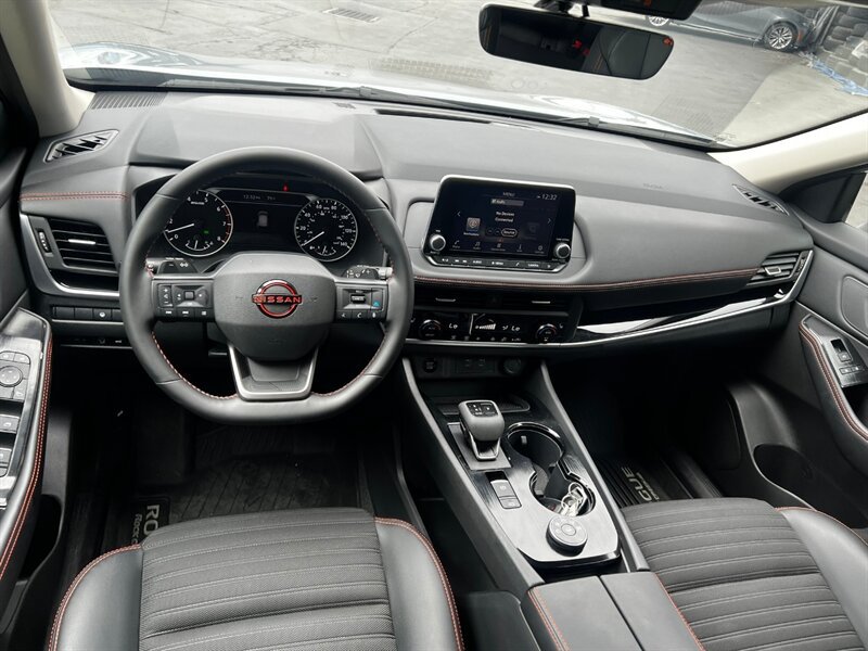 Used 2026 Nissan Rogue SV AWD/4WD image 23