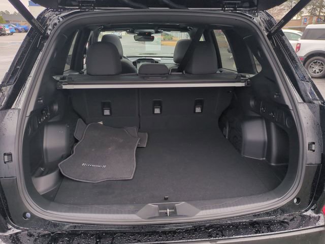 Used 2025 Subaru Forester Premium image 34