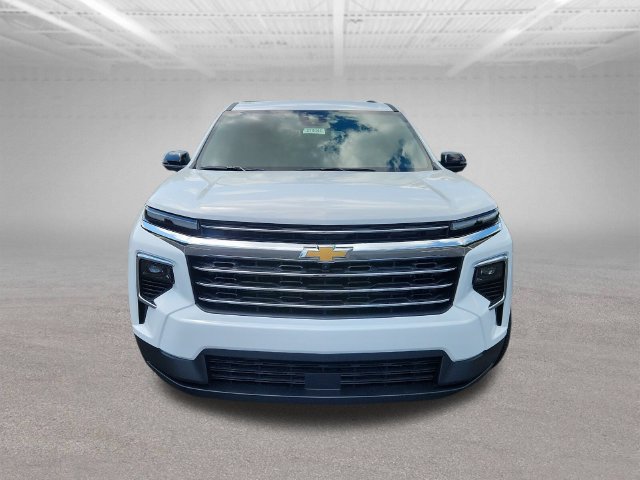 New 2027 Chevrolet Traverse LT w/ Driver Confidence Package FWD image 2
